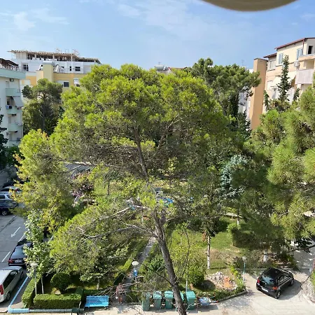 Freskia Apartmán Golem (Tirana)